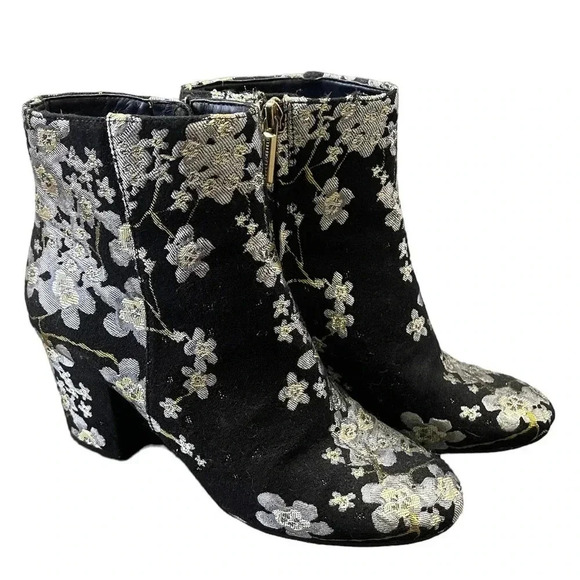 ☀️Karl Lagerfeld Paris Women’s Booties - Picture 6 of 6